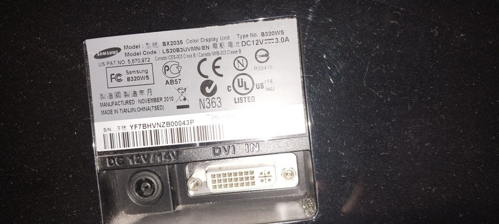 Монитор Samsung  клавиатура и мышь