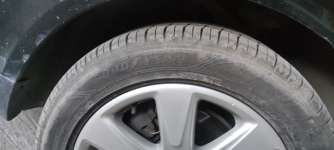 Продам японский комплект летней резины goodyeer в отличном состоянии