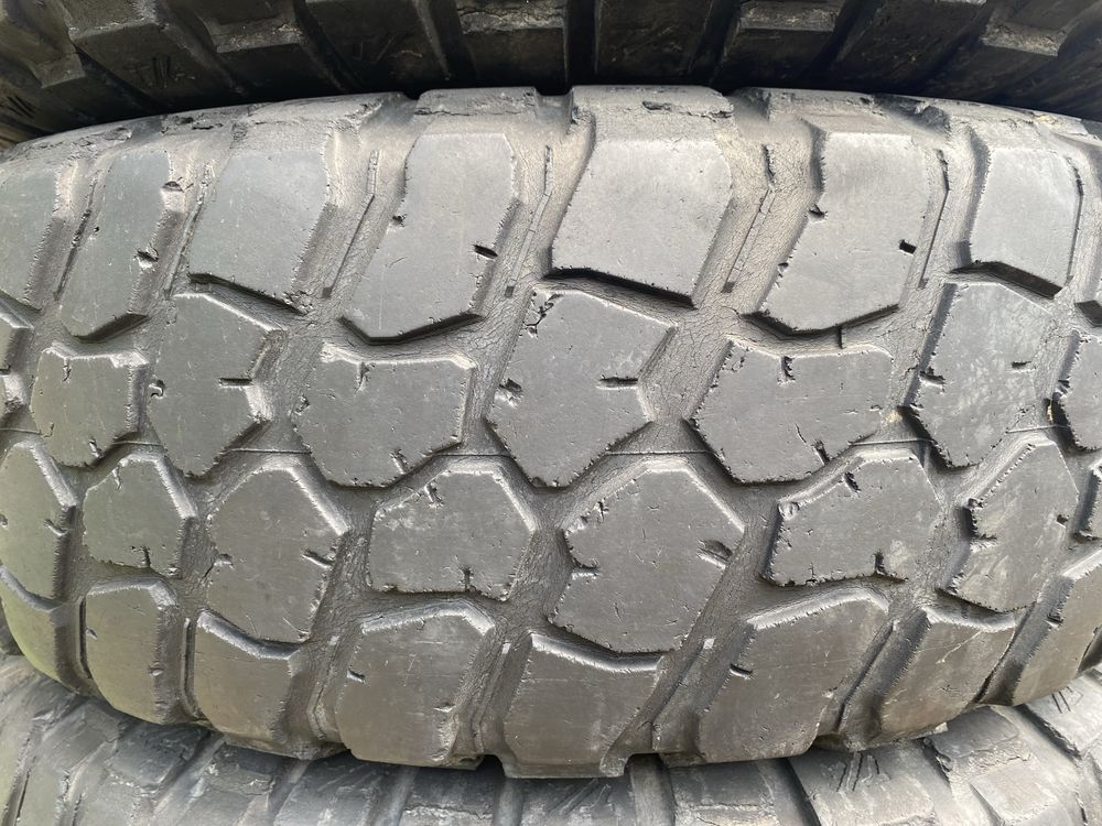 Комплект грязевые шины BFGoodrich M/T 265/75/16 265/75R16.