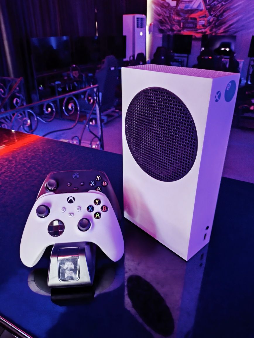 XBOX SS + джойстик, зарядная станция