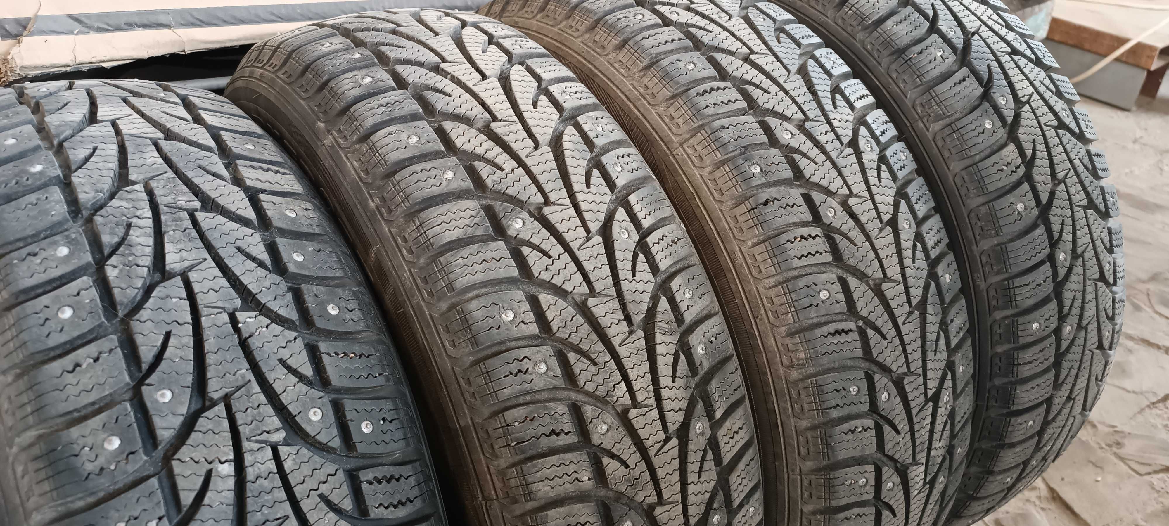Зимние шипованные RoadX RX Frost WH12