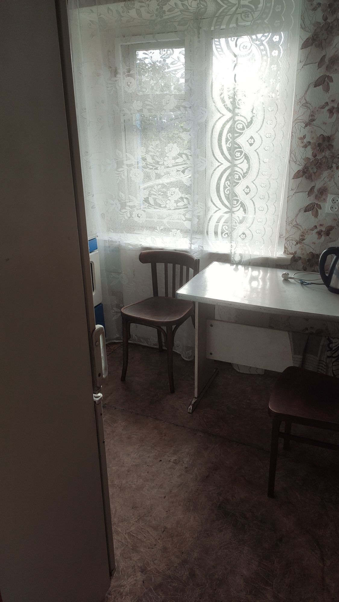 продаю квартиру в Пришахтинске