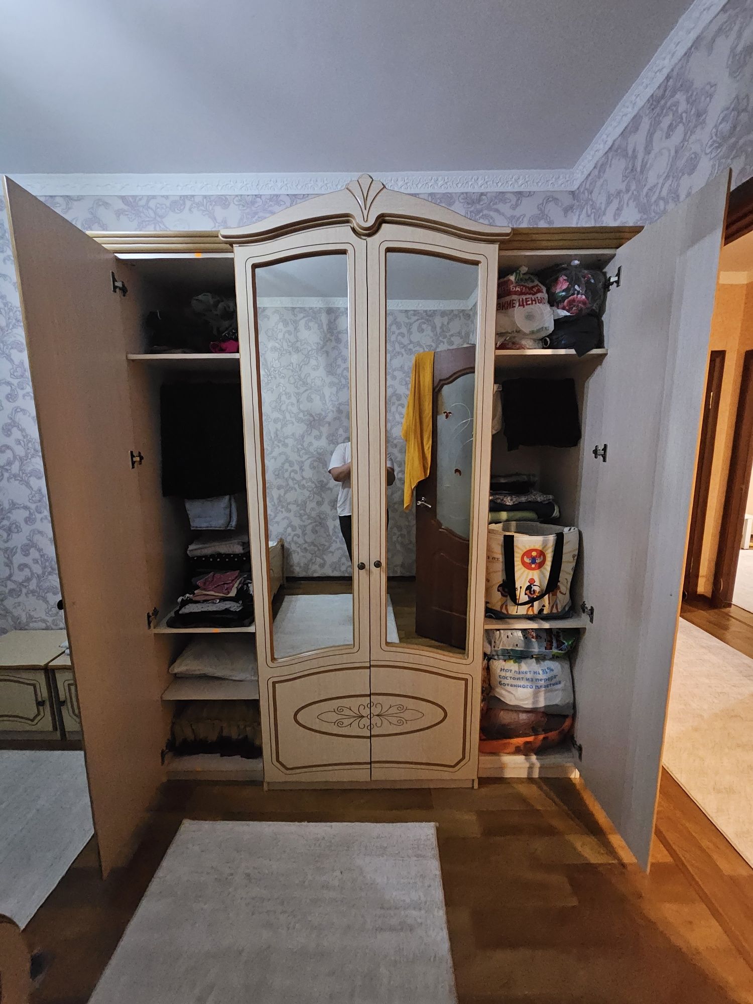 Спальный гарнитур