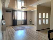 Квартиру 3-х комнатную, 125 кв.м.  продам