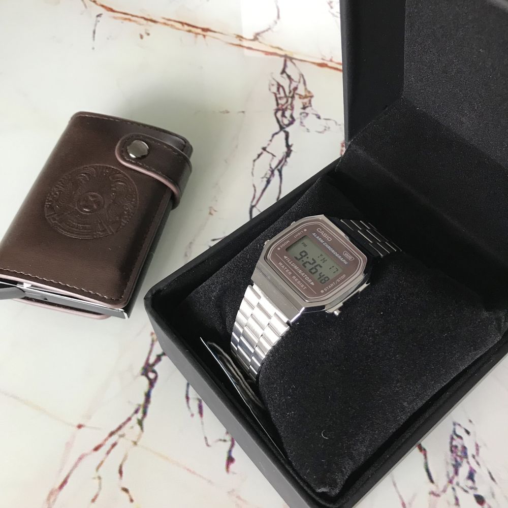 Продам Casio Illuminator