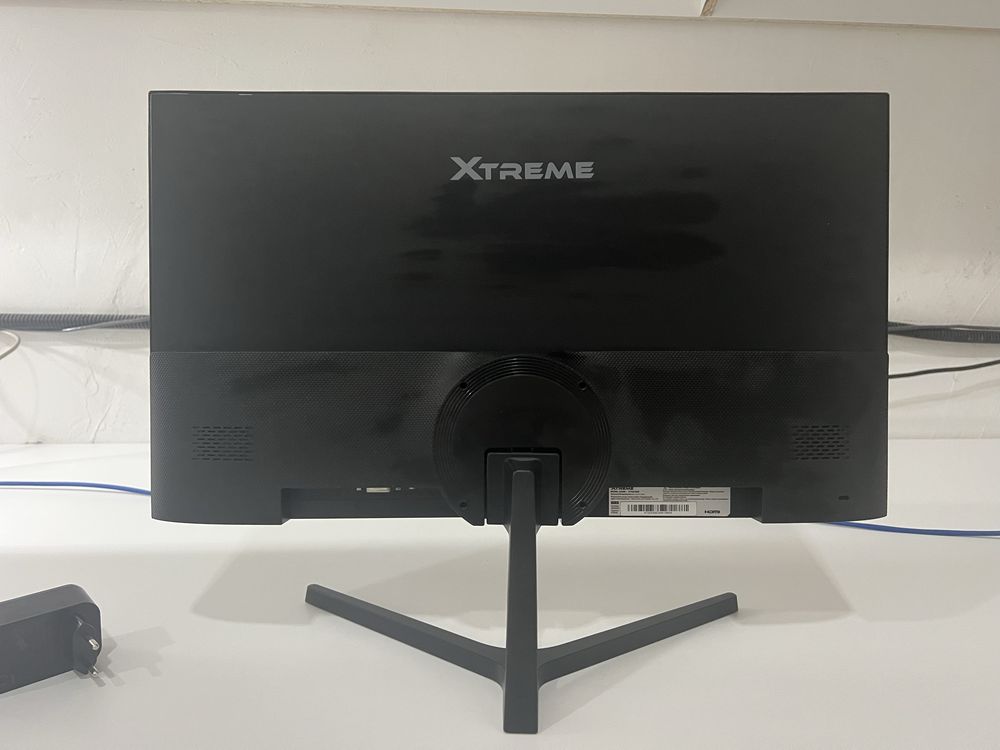 Монитор XTREON XT2253DE черный в отличном состоянии