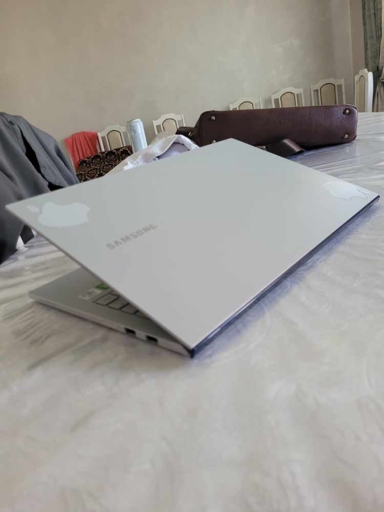 Продам Ультрабук-Samsung Galaxy Book Ion 2020