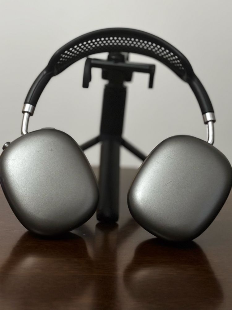 AirPods Max Apple