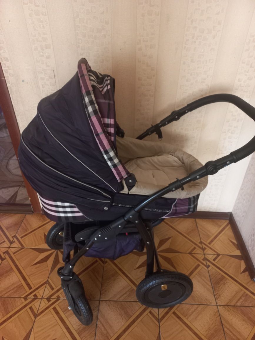 Коляска в хорошем состоянии.
