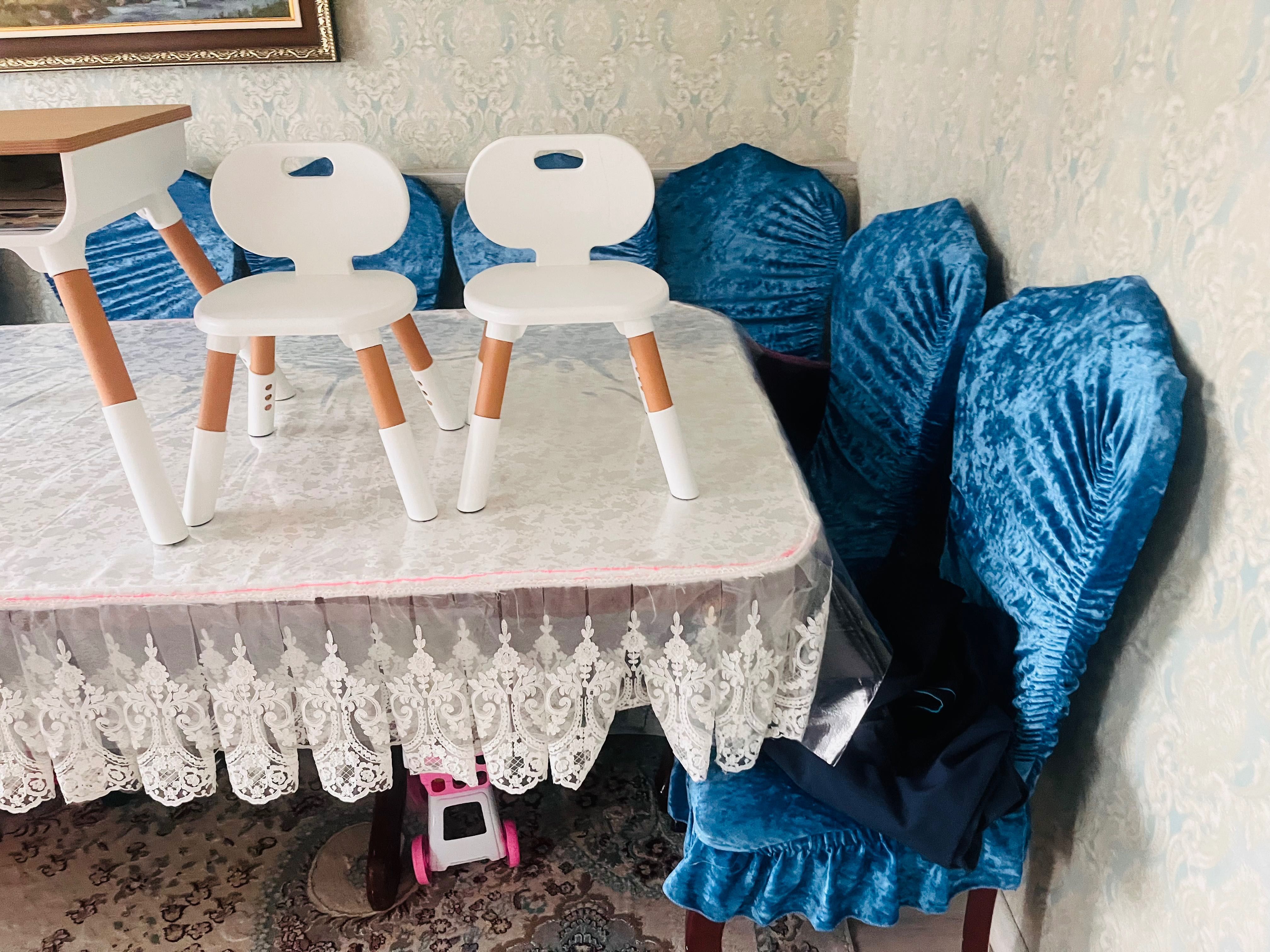 Продается комплект мебели: стол + 11 стульев