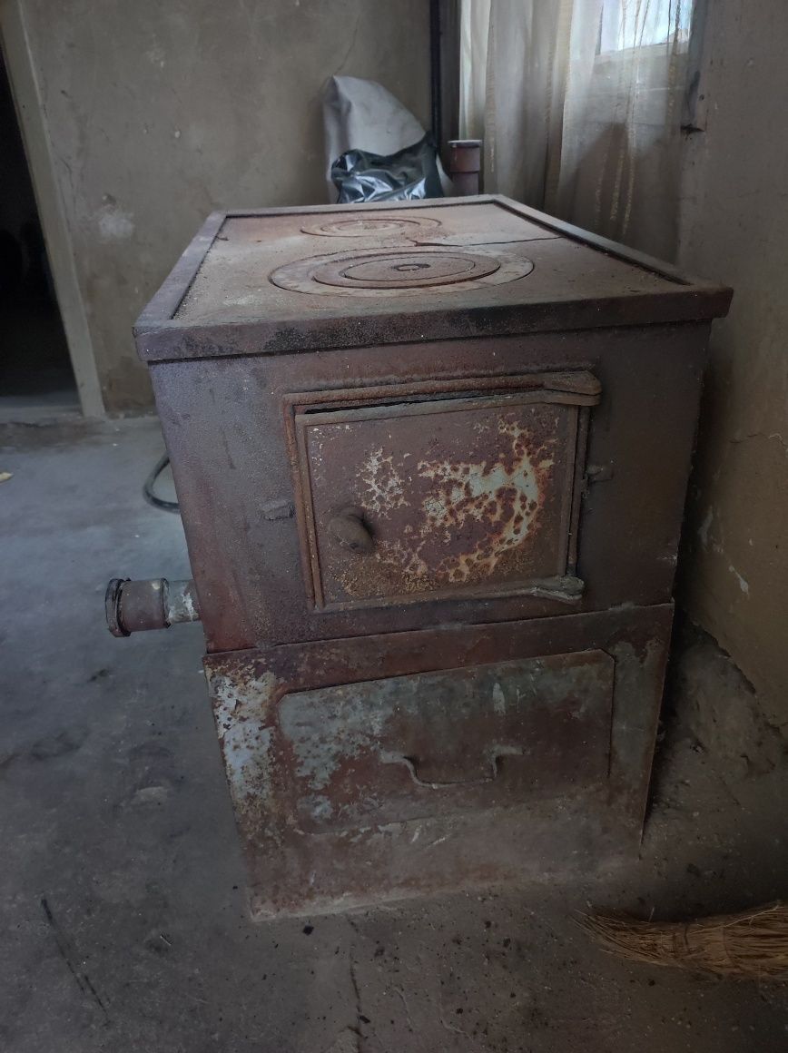 Продам чугунную печку