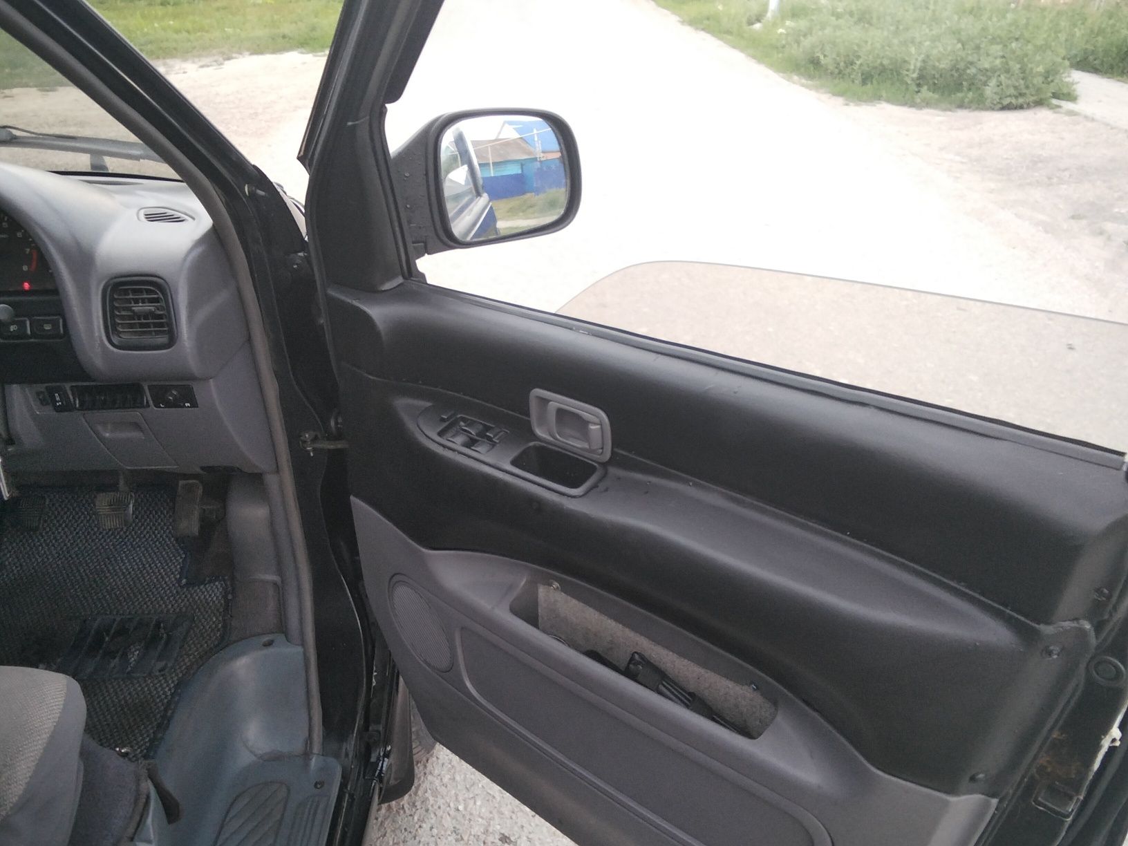 Продам Nissan Serena