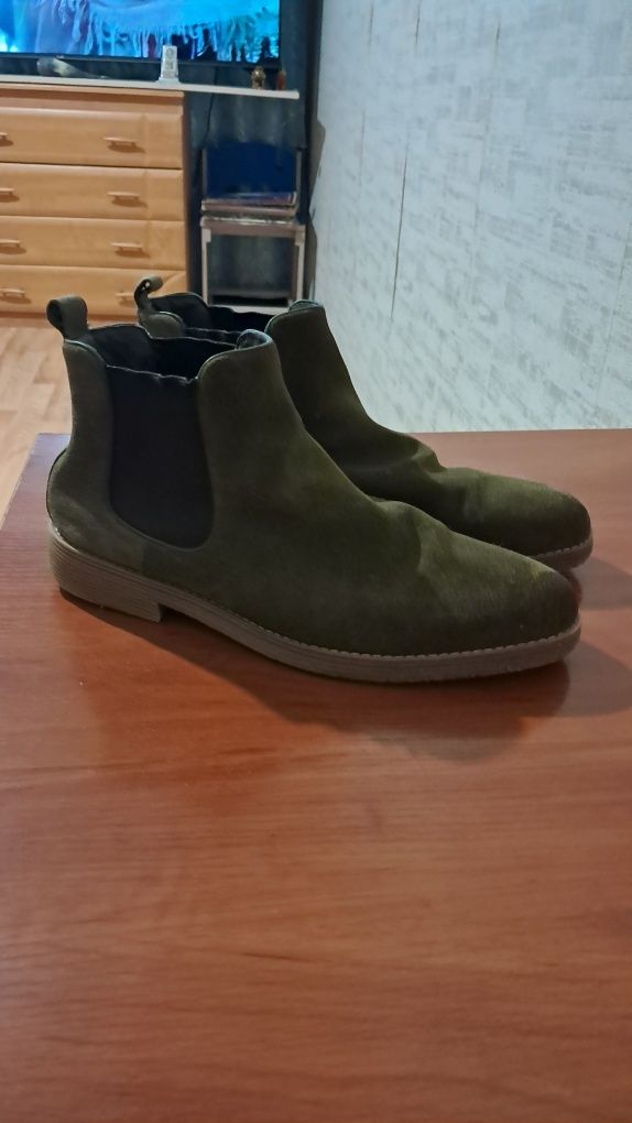 Продам мужские ботинки.