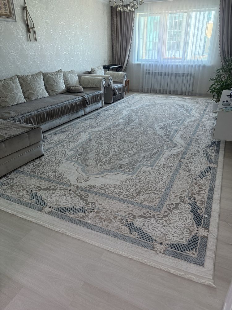 Продам ковер в отличном состоянии