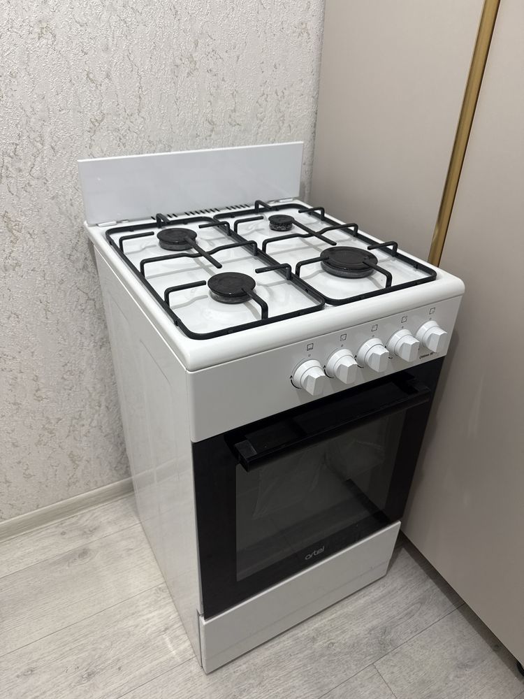 Газовая плита Artel в отличном состоянии
