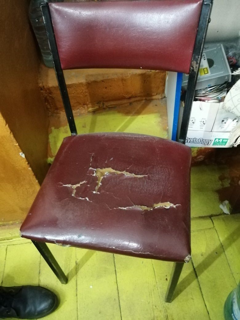 Продам стулья и кресла