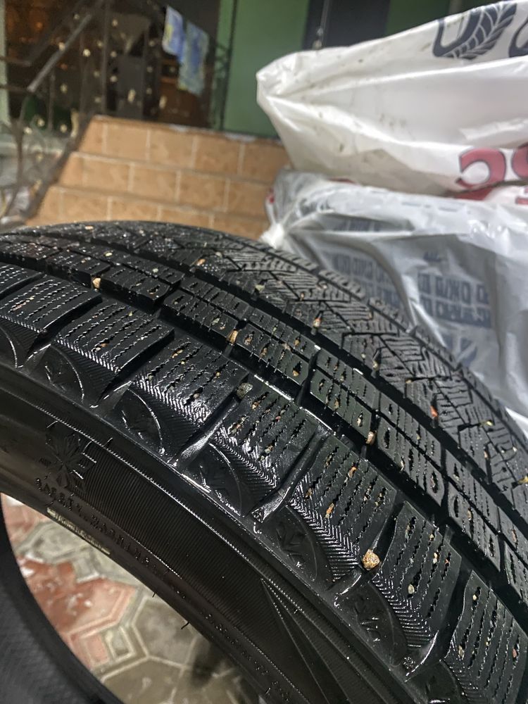 Продам зимнюю резину R19 зимняя