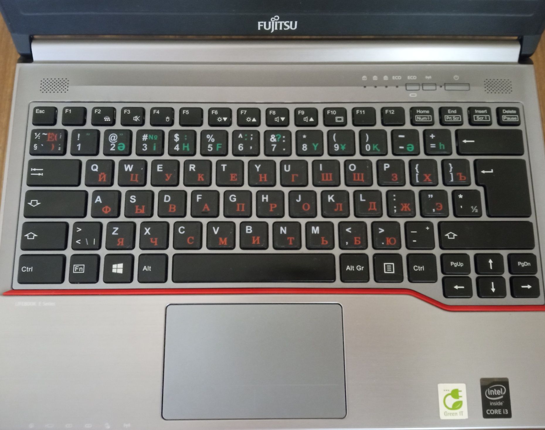 Ноутбук Fujitsu E734