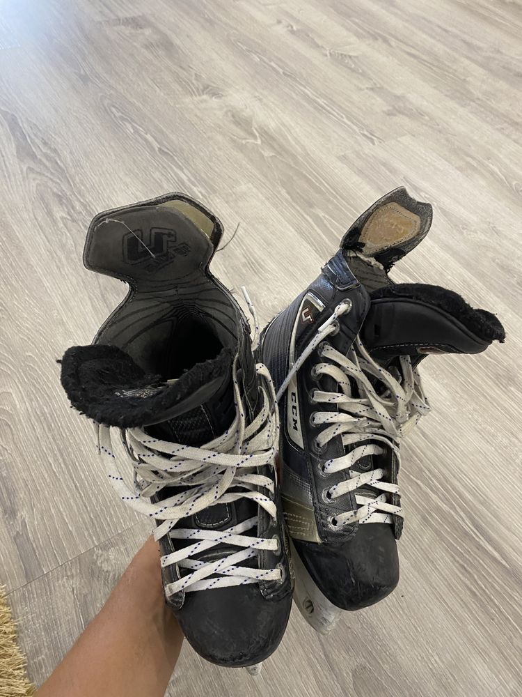 Продам деткие коньки ccm bauer 4-5-6.5. 38-41 размер