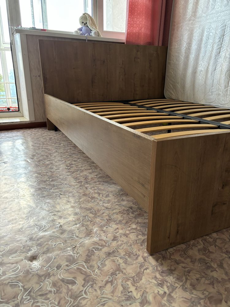 Продам двухспальную кровать
