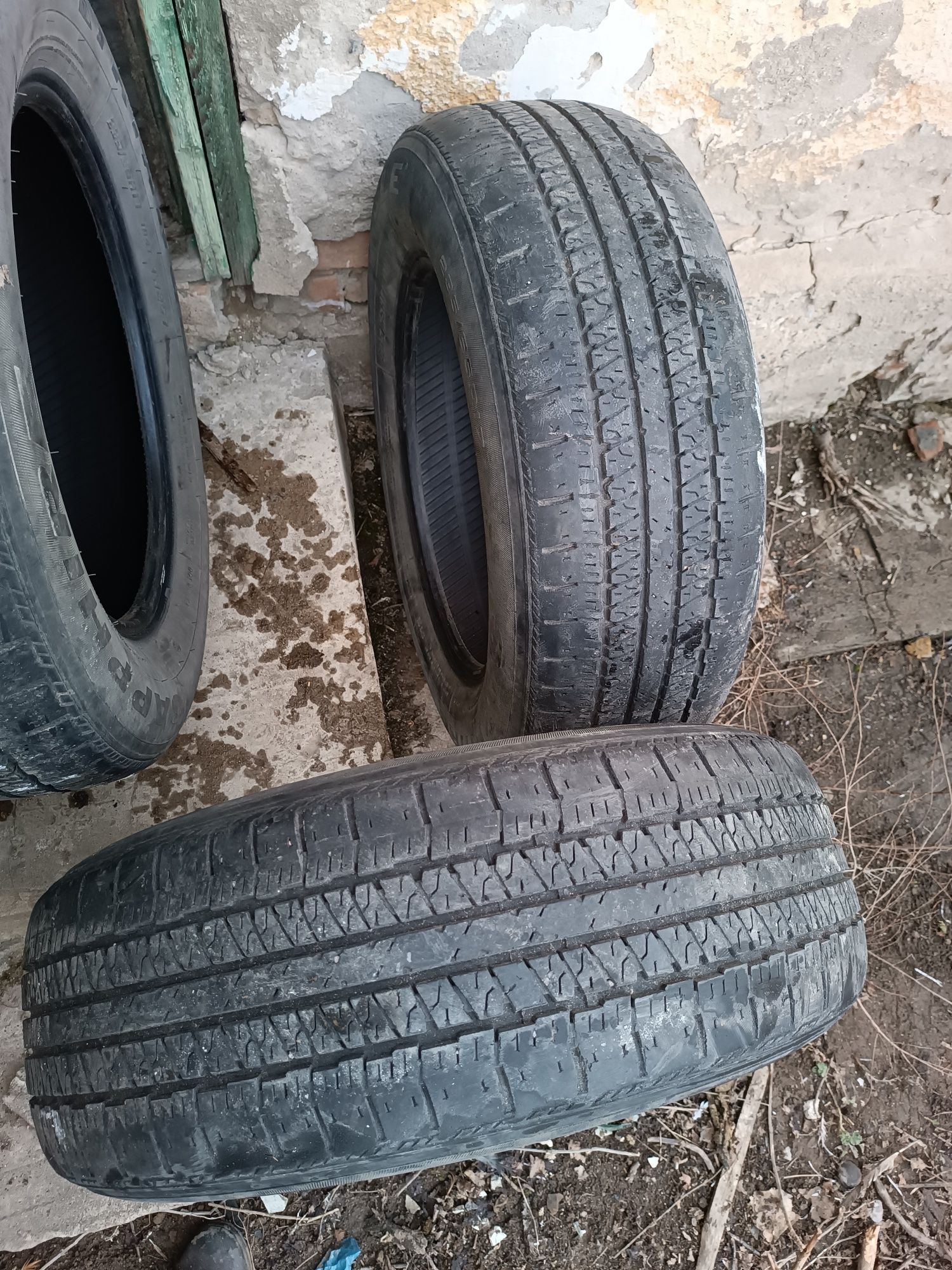 Продам шины 235/65/R17