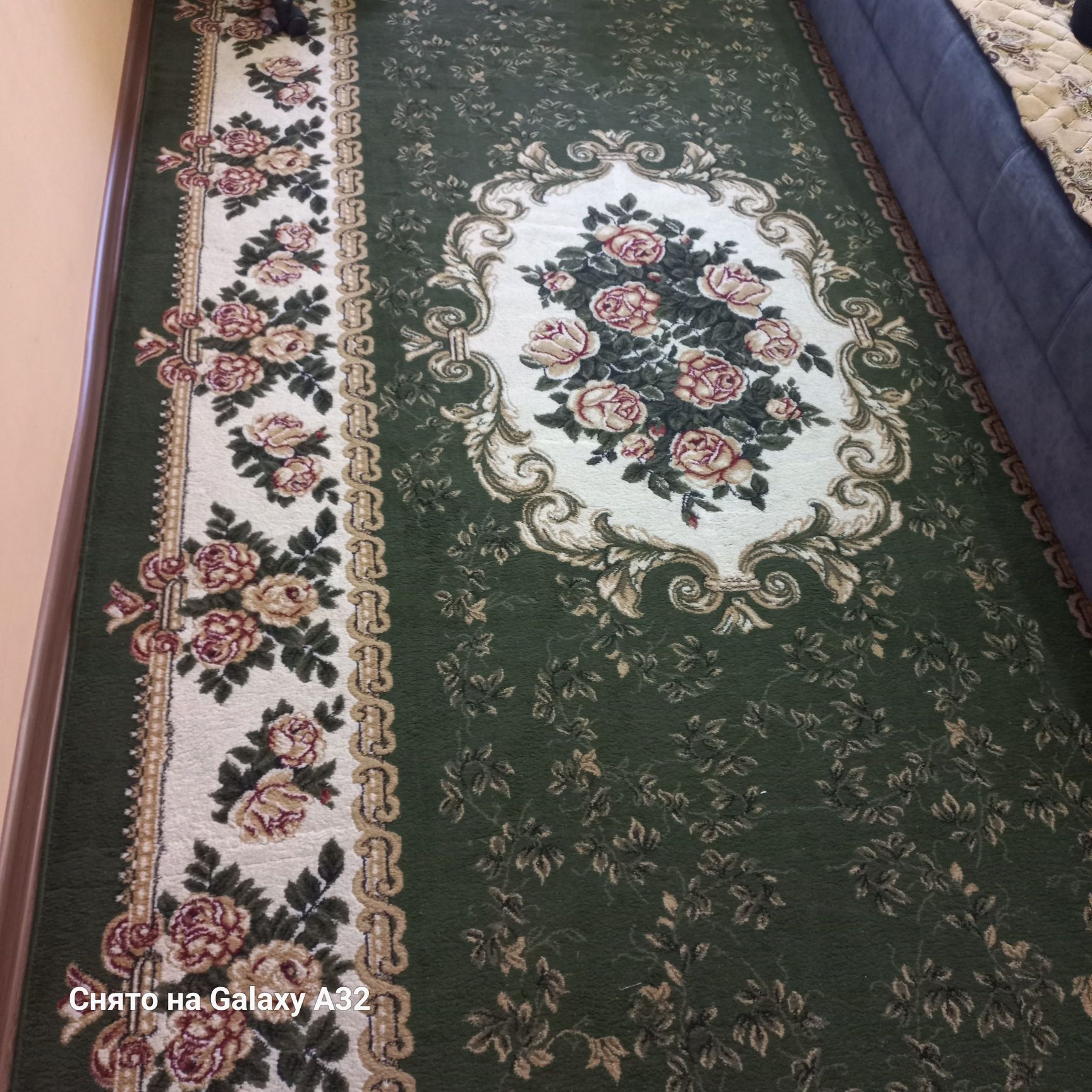 Продам зелёный ковер