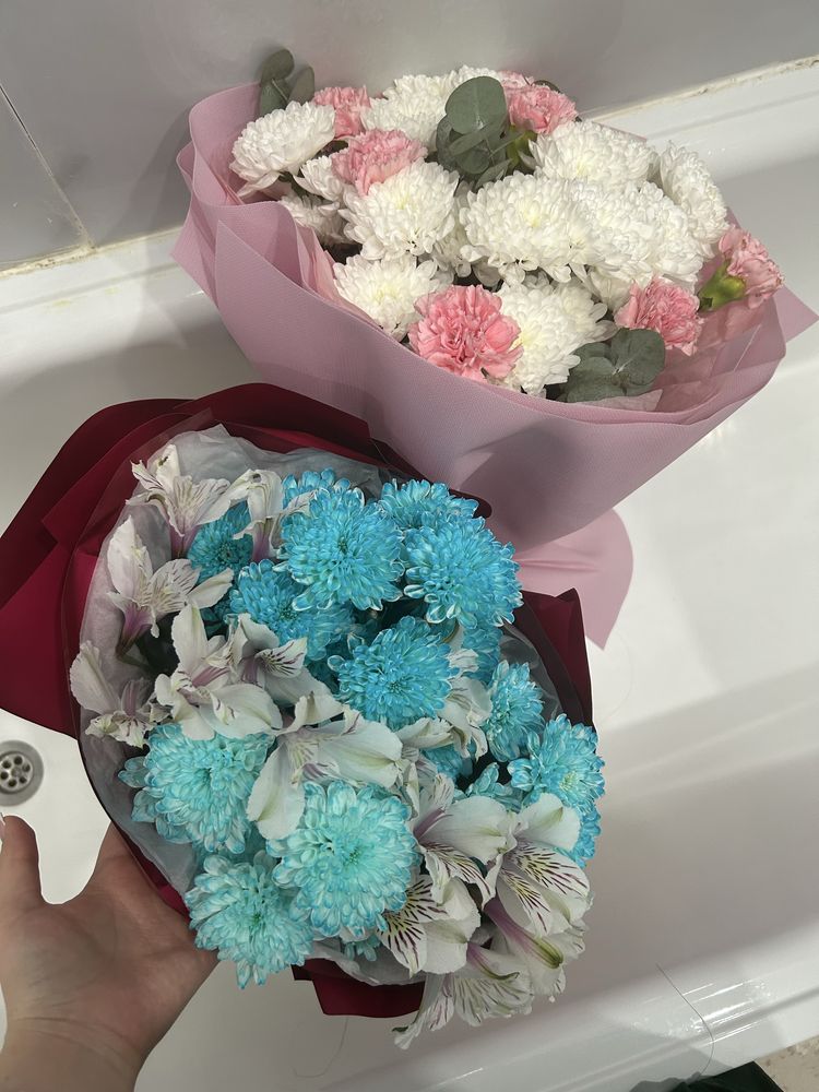 Букеты,цветы, клубника в шоколаде свежие,