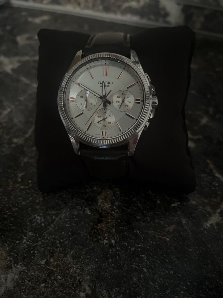 продаю часы casio mtp-1375