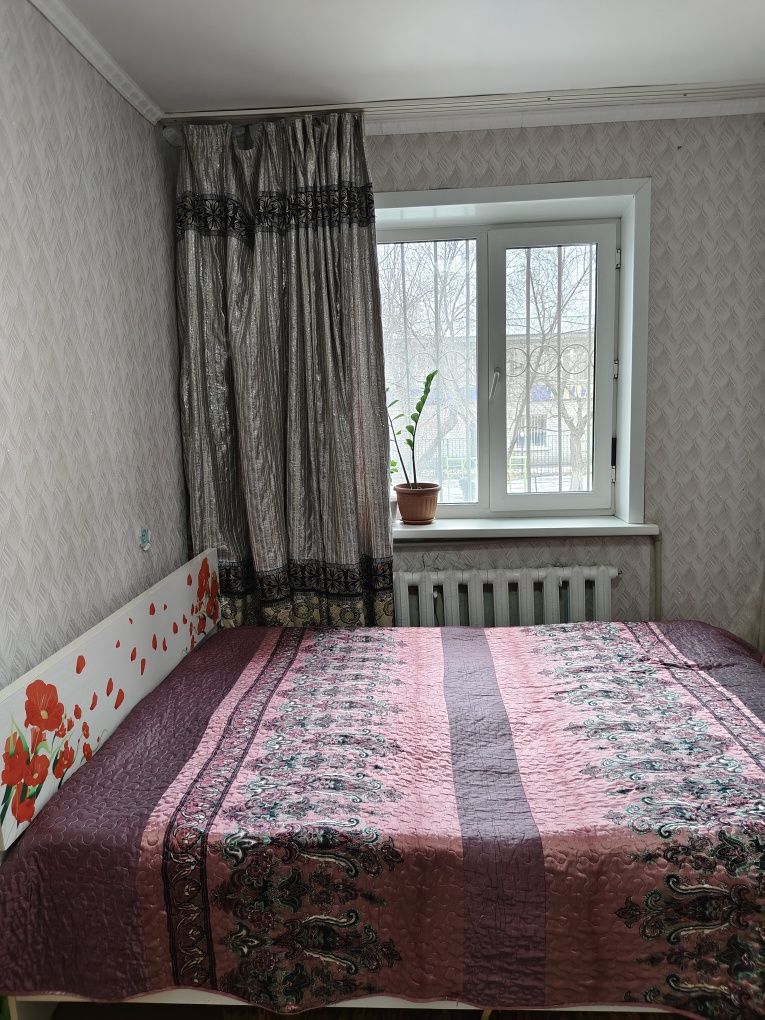 Продам спальный гарнитур, шифоньер+ кровать+ комод, 200000