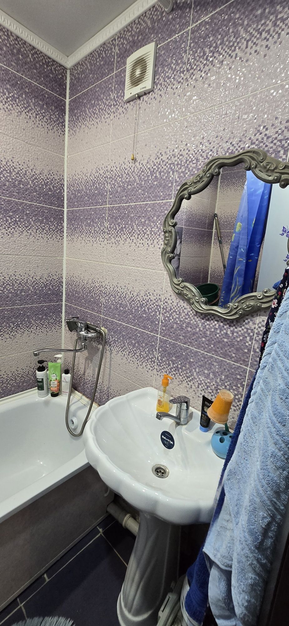 Продам 2-х комнатную квартиру по адресу Беркимбаева 90.