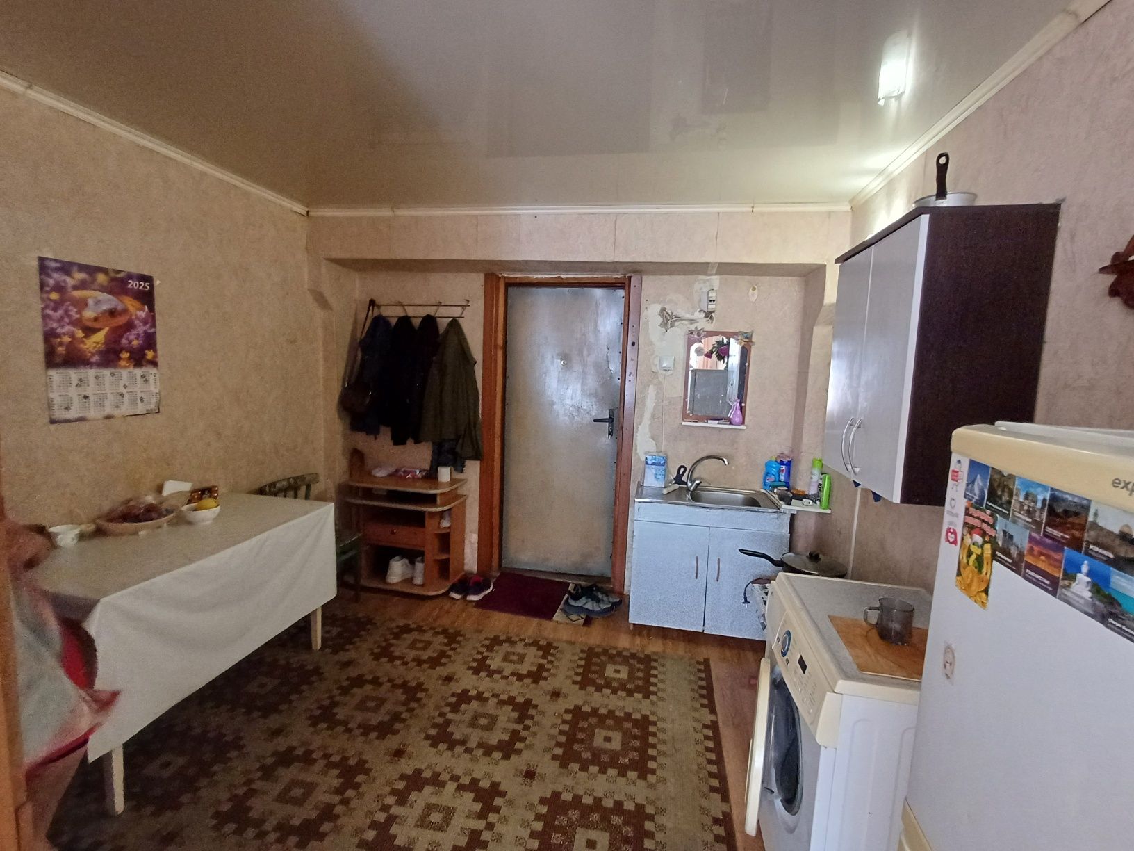 Продам 1 комнатную квартиру столовая Арман