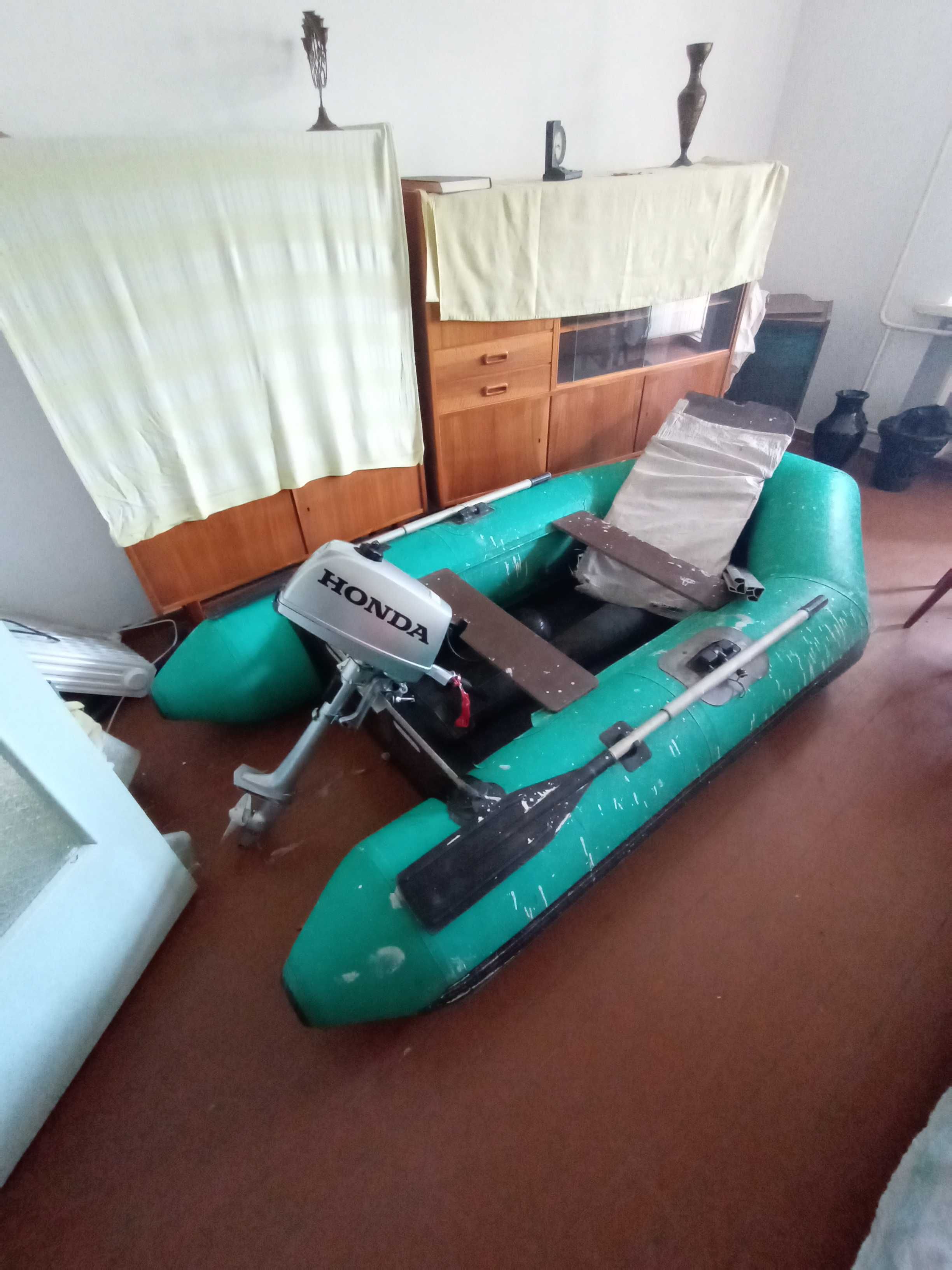 Лодка ПВХ с мотором