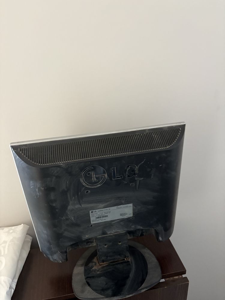 Продаб Монитор LG Flatron L1717S.