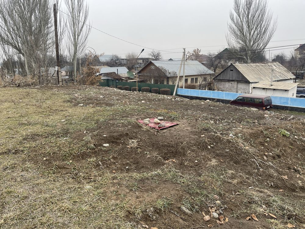 Продам земельный участок , в поселке Карасай .
