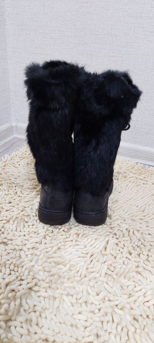 Продам женские сапоги унты меховые