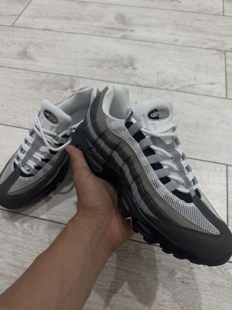 nike airmax 95s