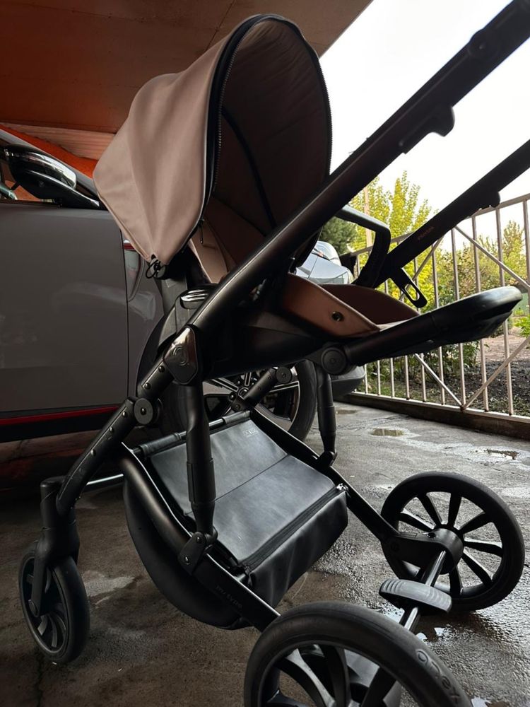 Срочно продам Коляску Anex