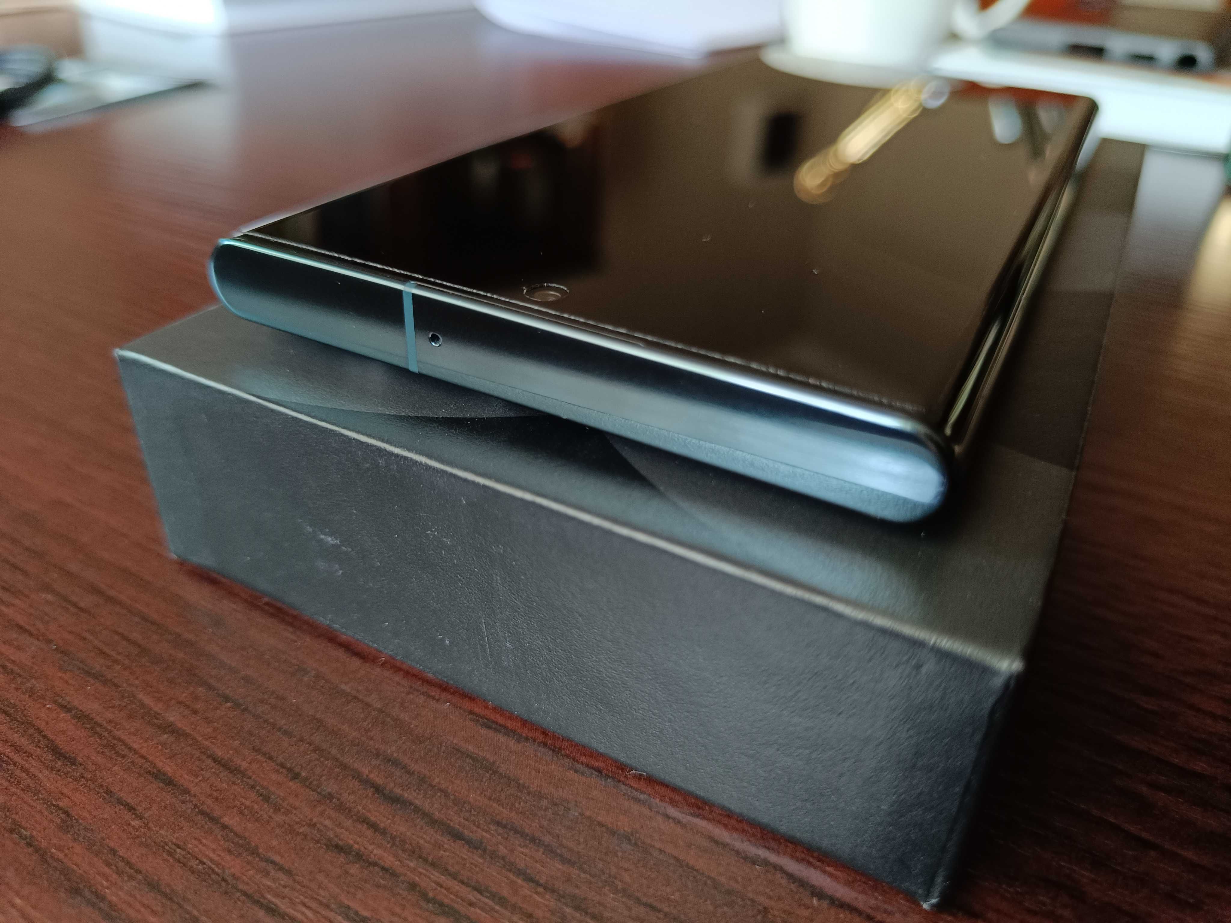 Samsung S22 Ultra 5G, в идеальном состоянии, 12/256, Snapdragon