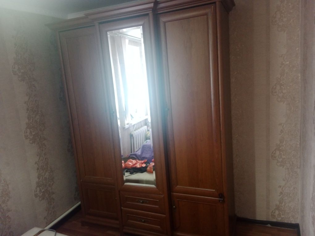 "Продаётся шкаф б/у"
