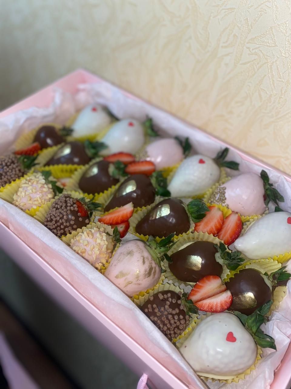 Клубника в шоколаде, букеты, боксы