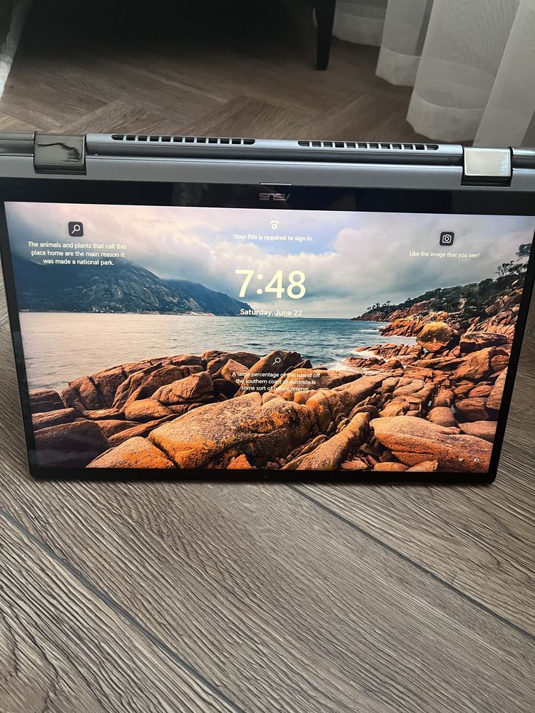 ASUS Zenbook UX462