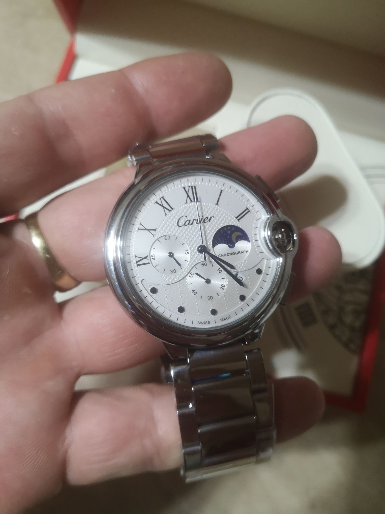 Часы CARTIER новые. Оригинал? Документы? На ходу?