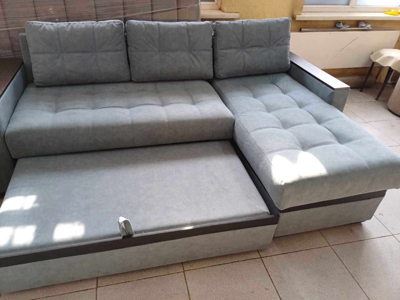 Продаю угловой диван
