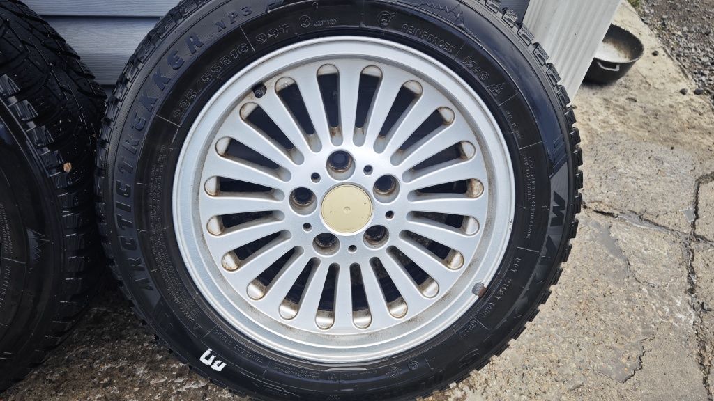 Диски титановые R-16-5x120 от е39-е34 + Шипованная резина 4шт