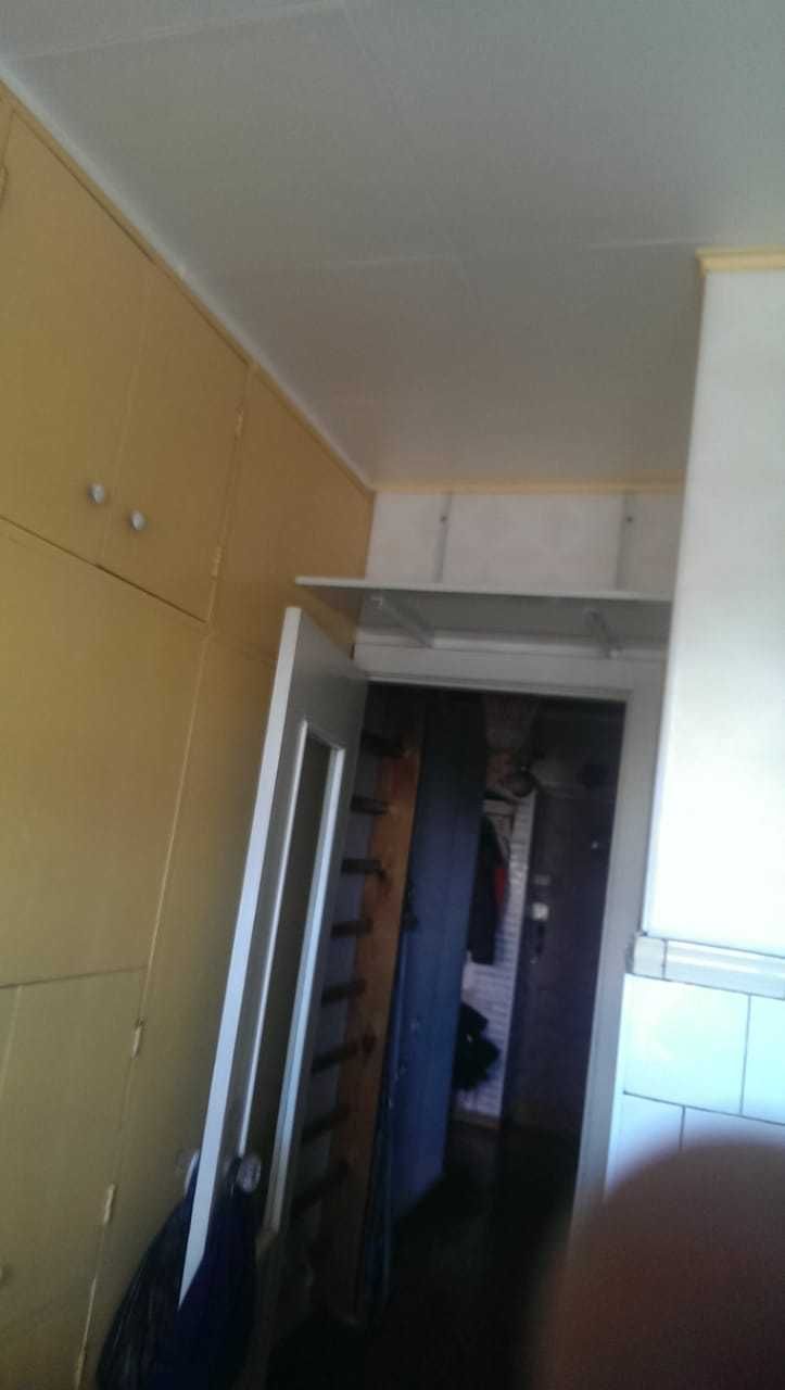 Продам 1 комнатную квартиру 36кв.м. 3-11 , 5 этаж. Центр, рынок.