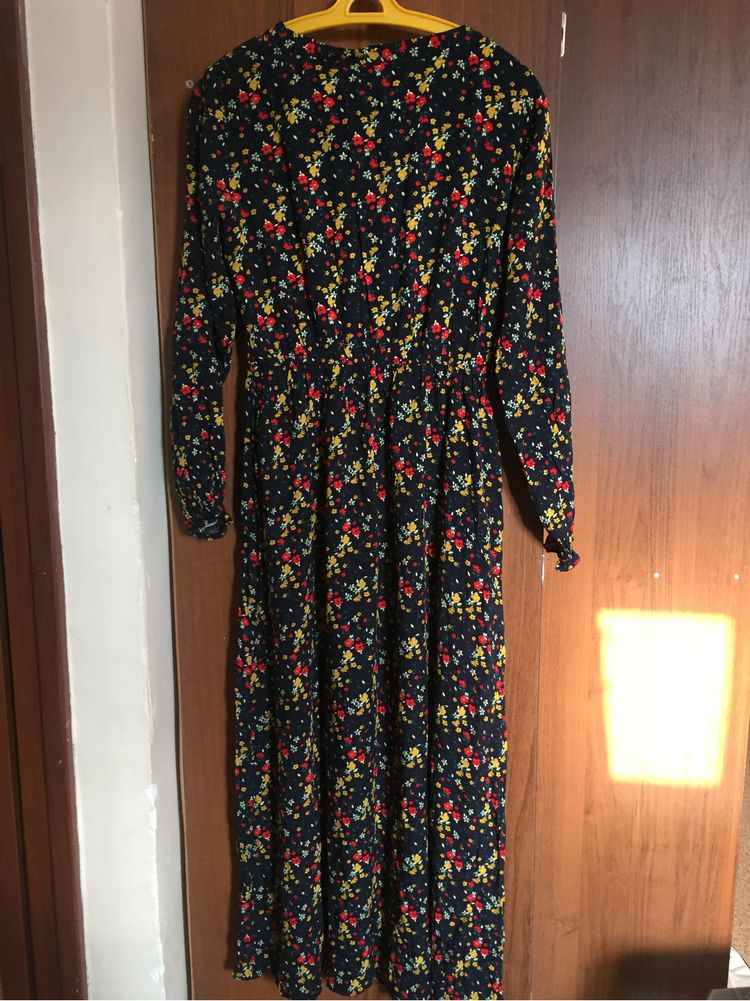 Срочно  платья  продам  . Листайте