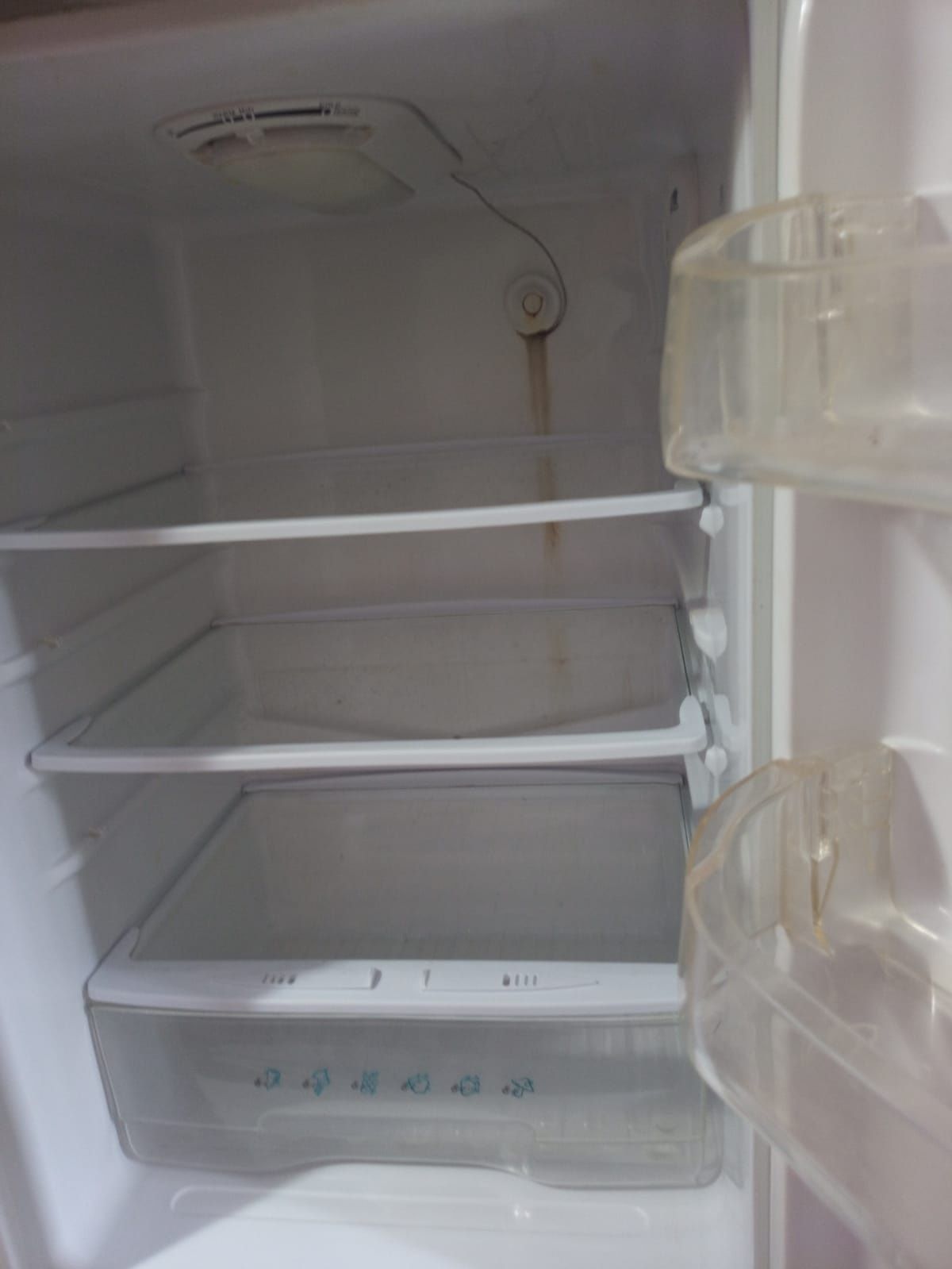 Продам холодильник ( не рабочий)