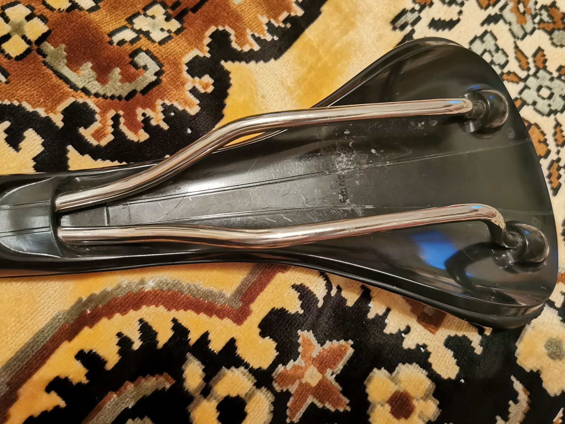 Продам седло на велосипед, Fabric line race Shallow titanium 142mm
