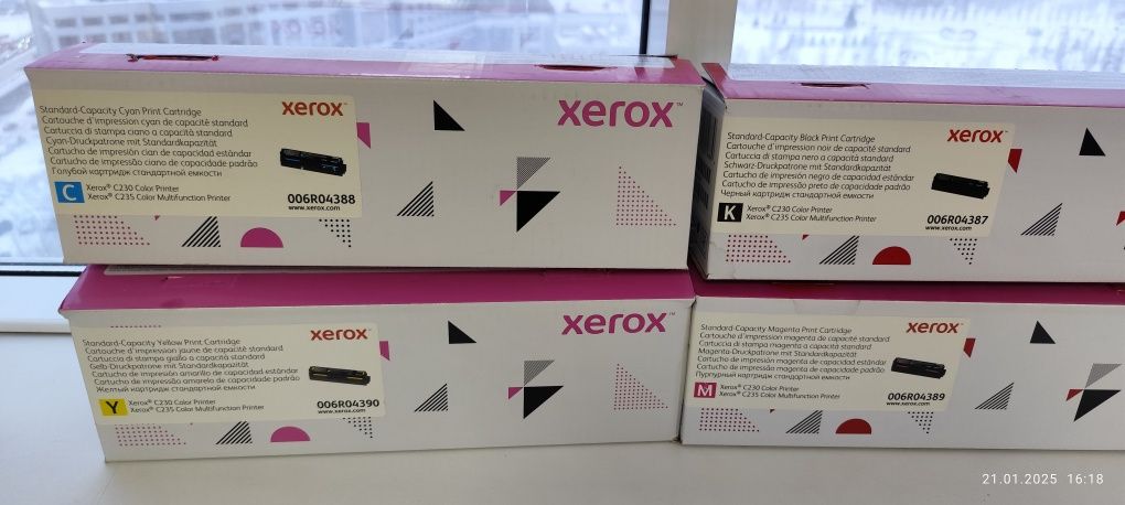 Продам тонер-картридж Xerox для Xerox C230, C235. 
- чёрный 
- голубой