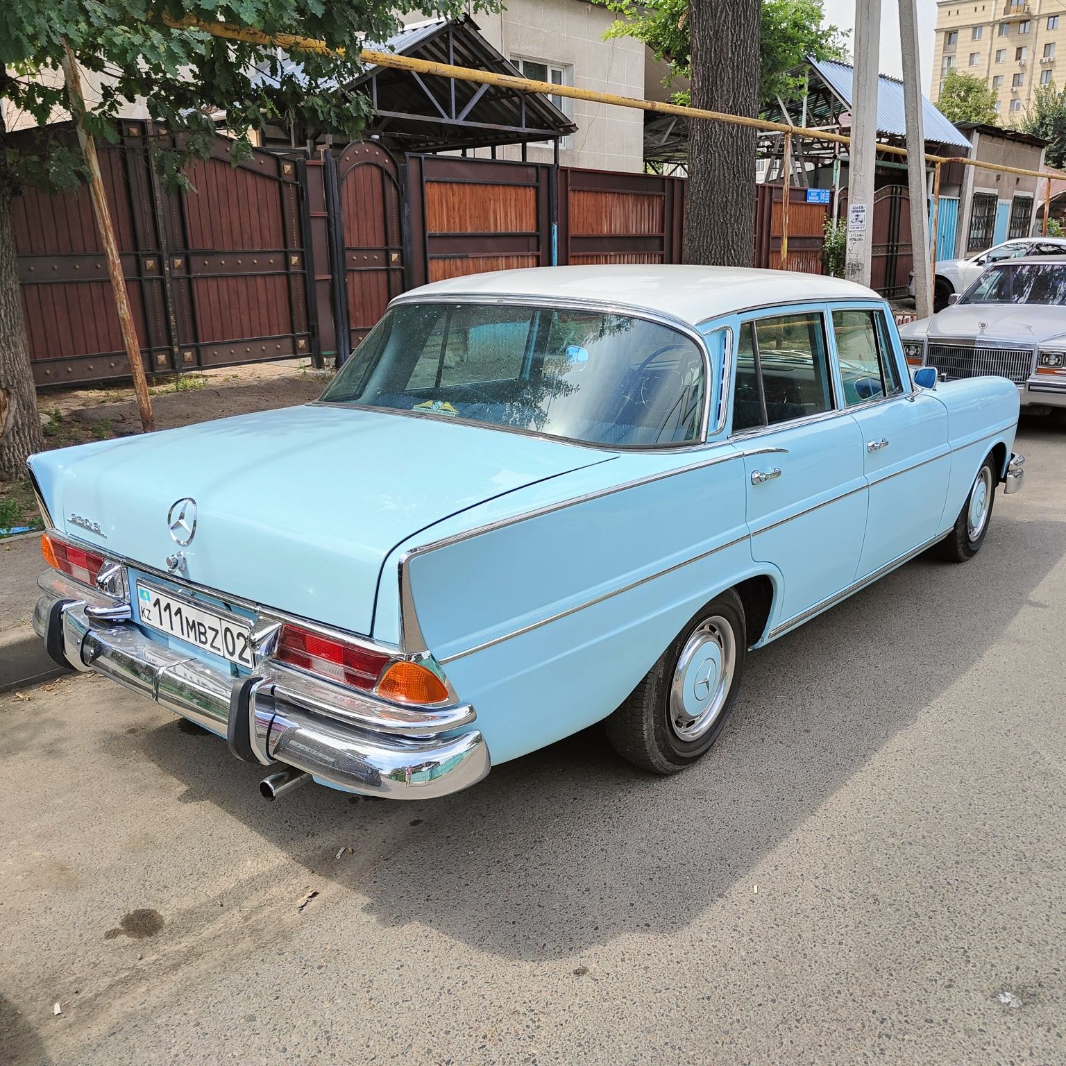 Аренда с водителем Mercedes Benz W111, 1965 г.